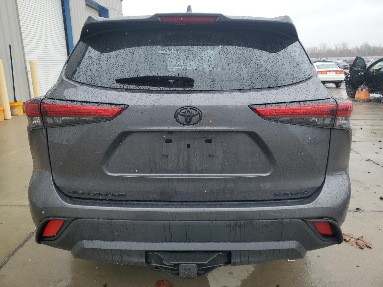 2022 TOYOTA HIGHLANDER XLE VIN:5TDGZRBH3NS247271