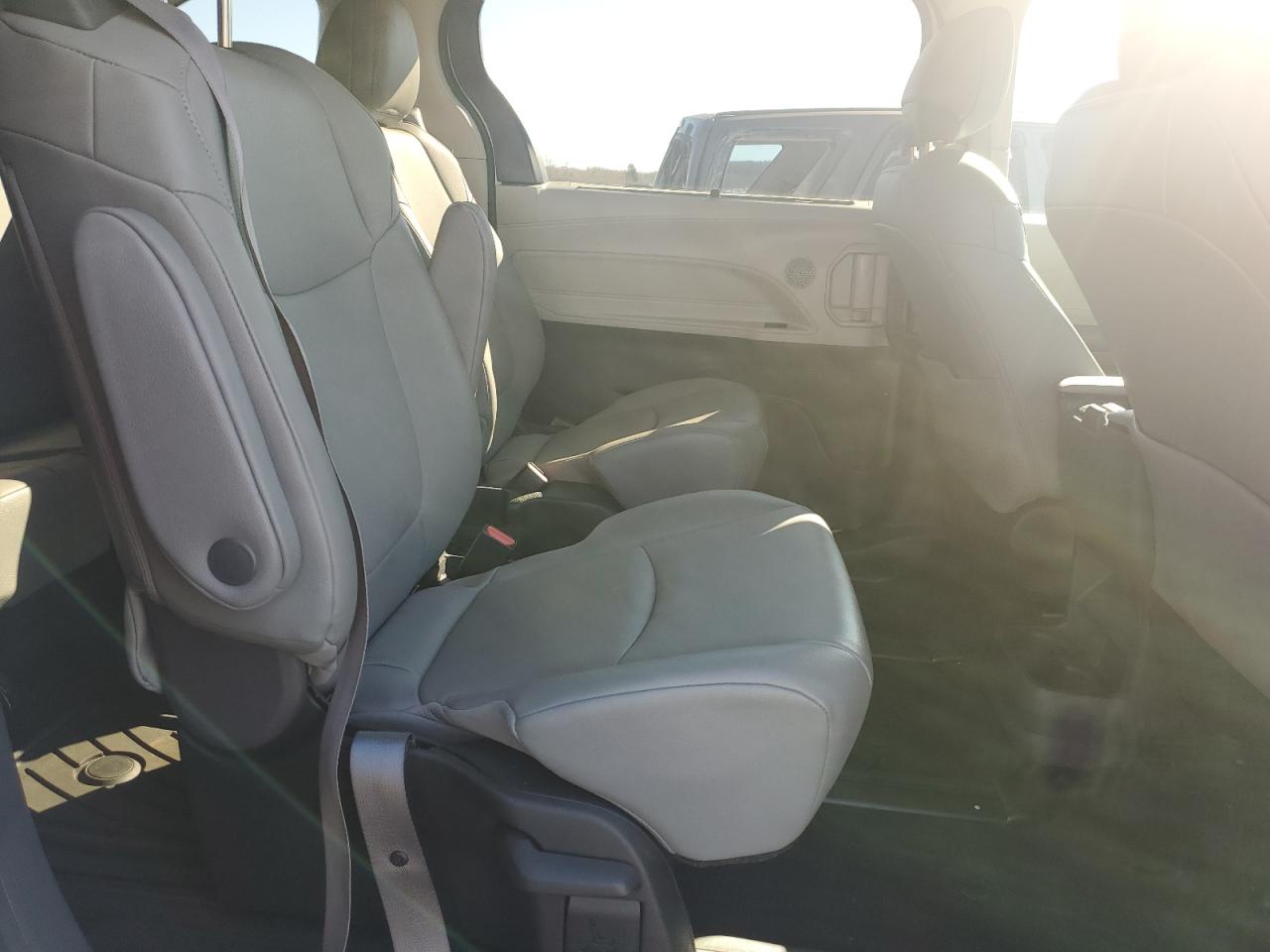 2022 TOYOTA SIENNA XLE VIN:5TDYRKEC5NS078737