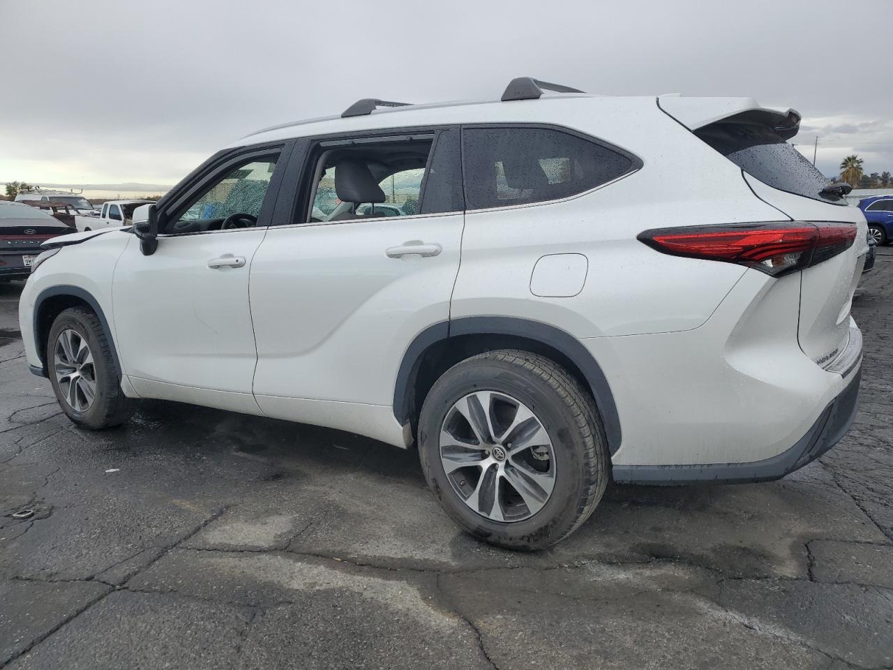 2022 TOYOTA HIGHLANDER HYBRID XLE VIN:5TDHARAHXNS510711