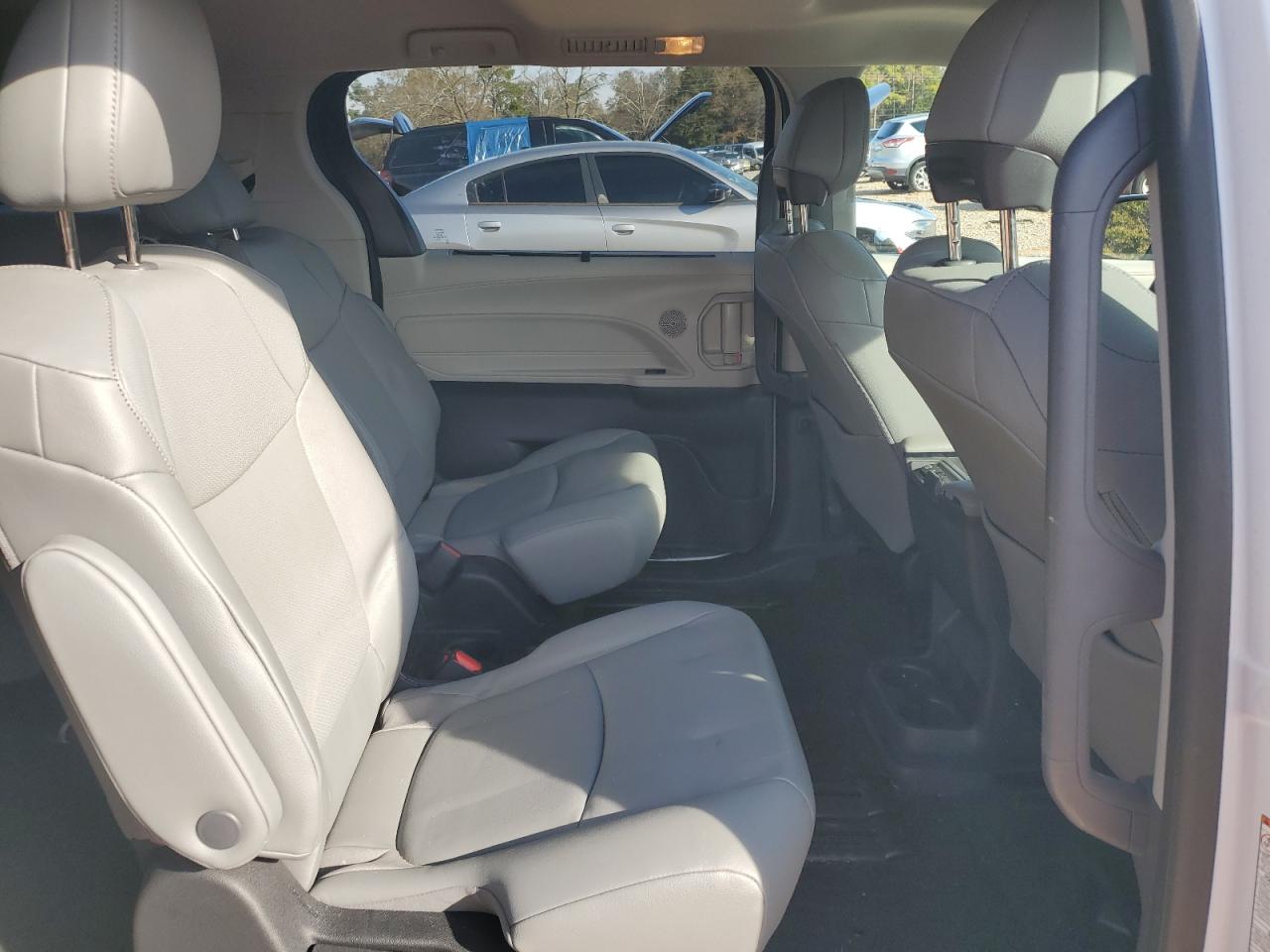 2023 TOYOTA SIENNA XLE VIN:5TDYRKEC5PS141628