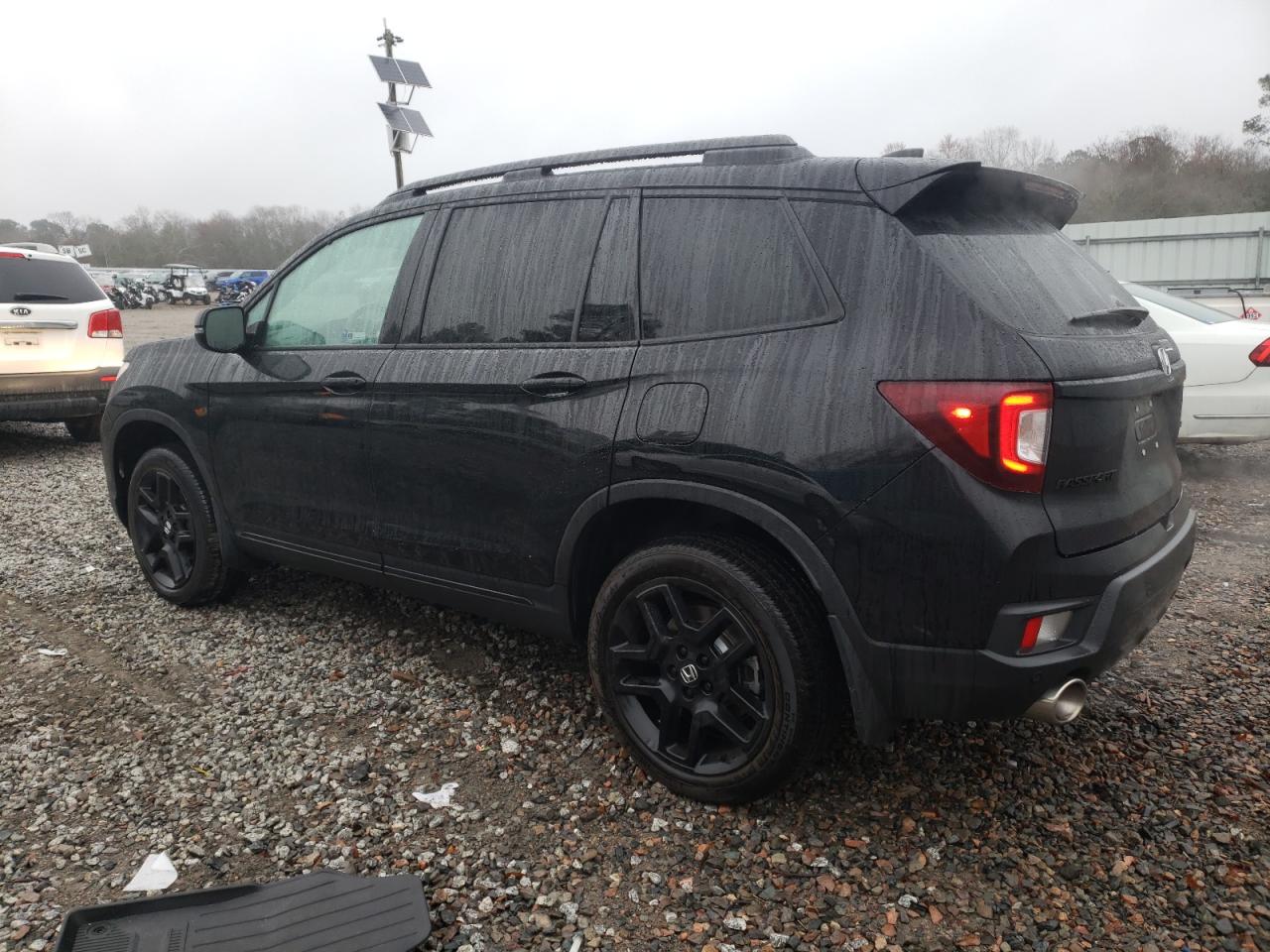 2024 HONDA PASSPORT BLACK EDITION VIN:5FNYF8H84RB007624