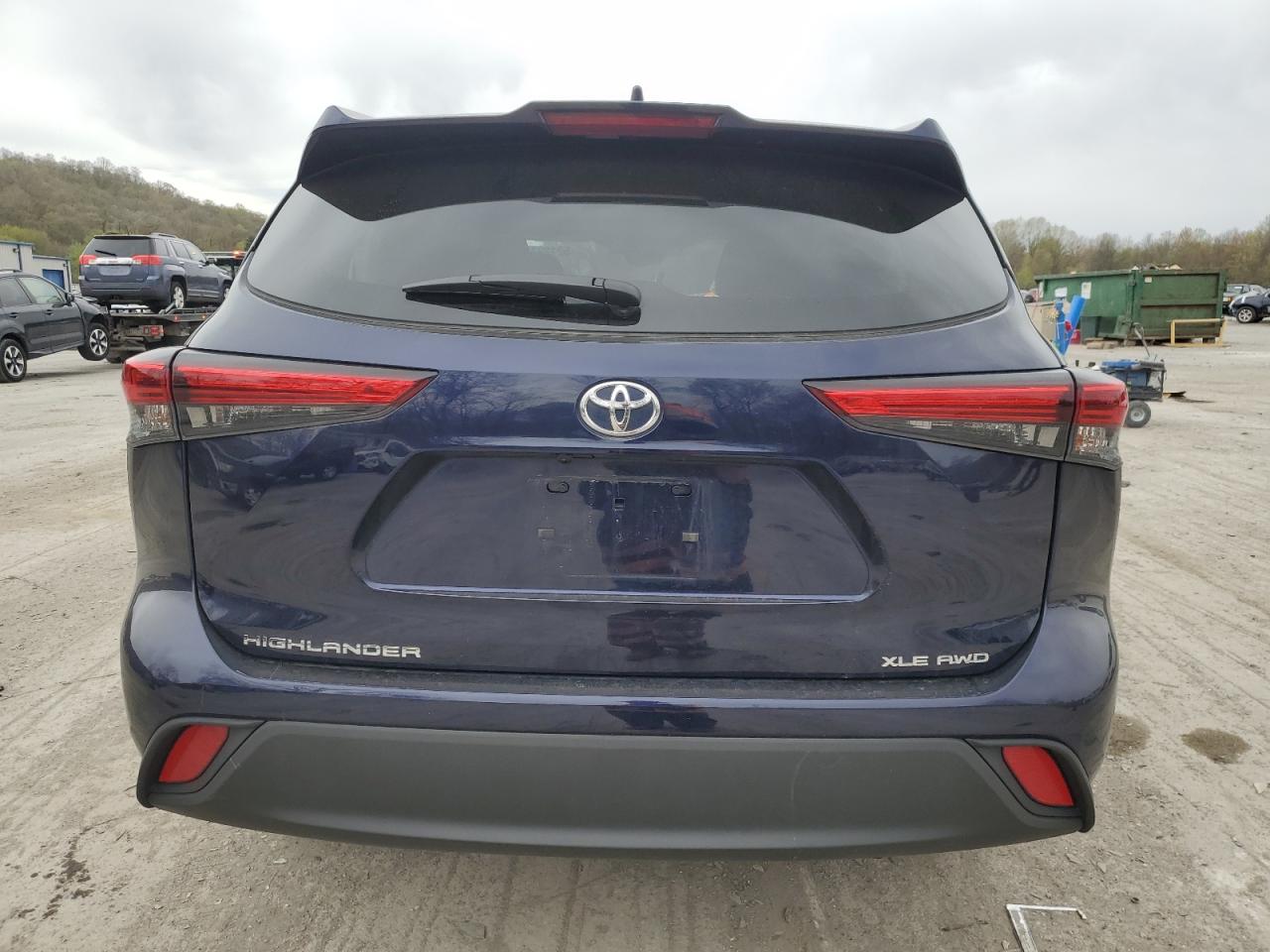 2022 TOYOTA HIGHLANDER XLE VIN:5TDGZRBH8NS207526