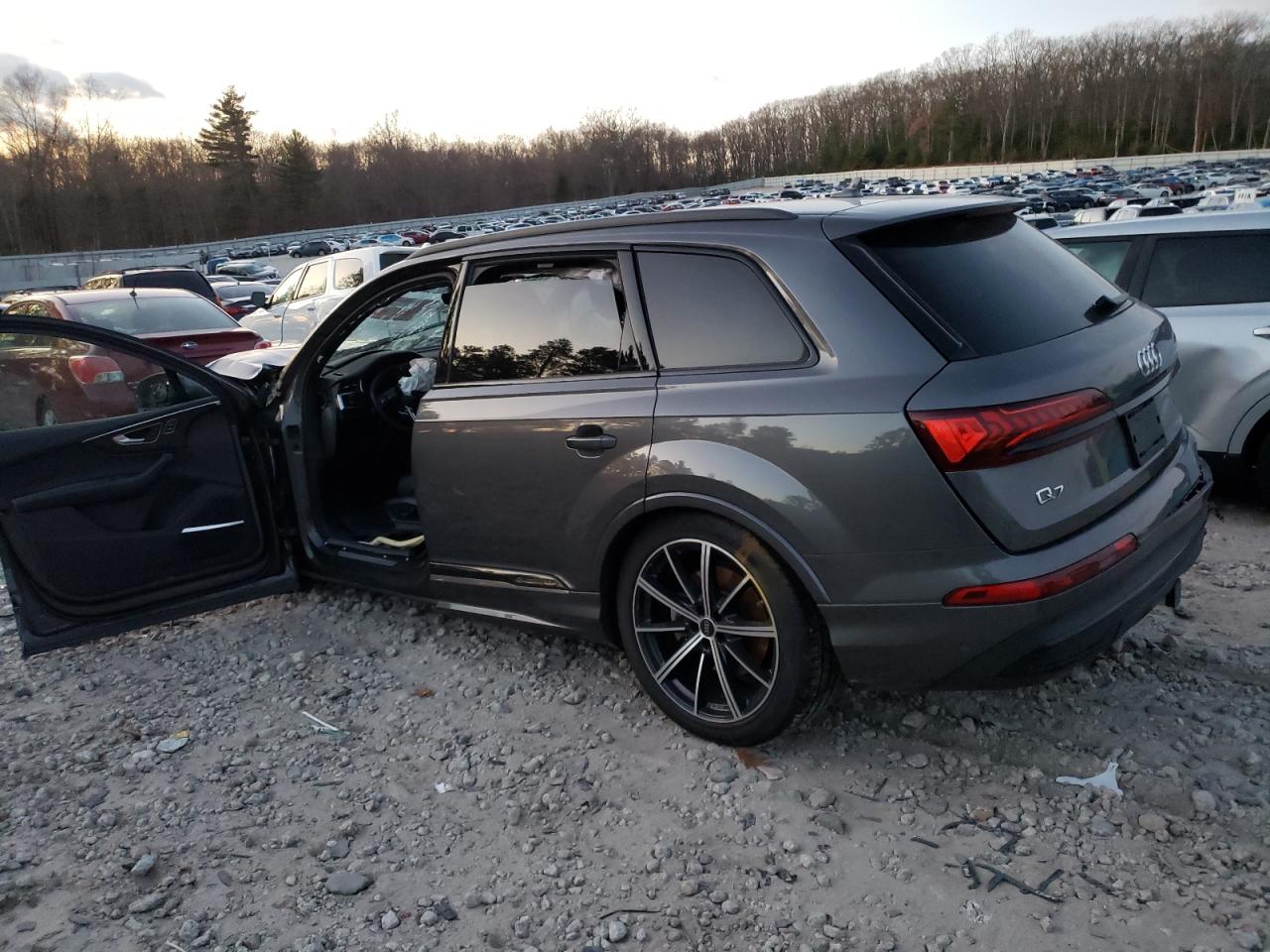 2024 AUDI Q7 PRESTIGE VIN:WA1VXBF75RD002408