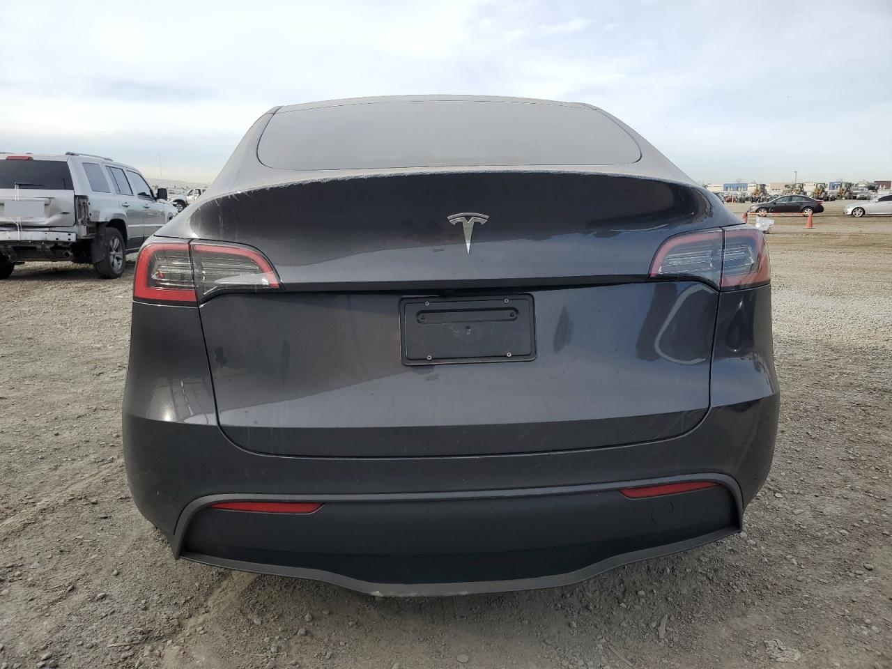 2024 TESLA MODEL Y  VIN:7SAYGDED7RF114483
