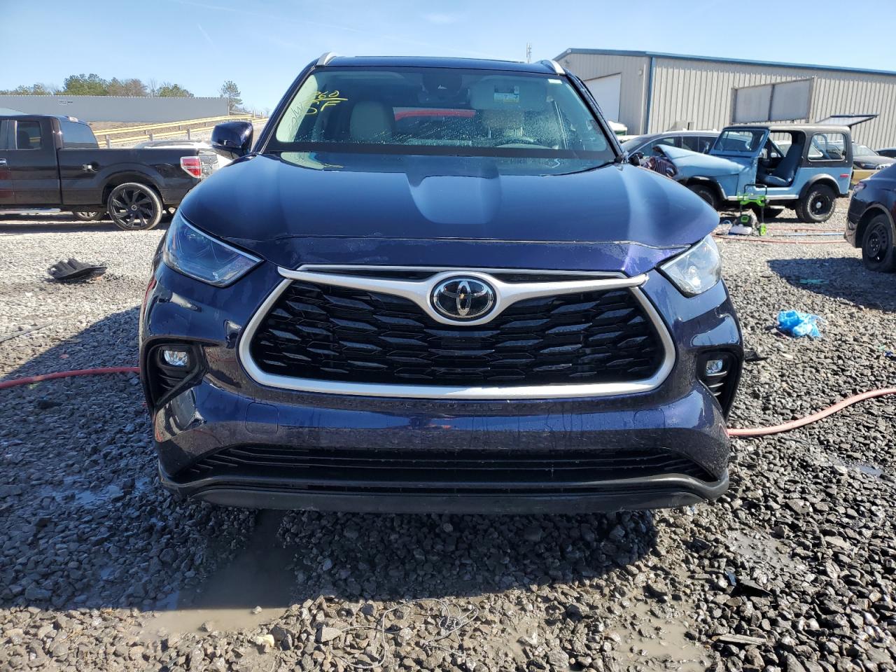 2022 TOYOTA HIGHLANDER XLE VIN:5TDGZRAH2NS129505