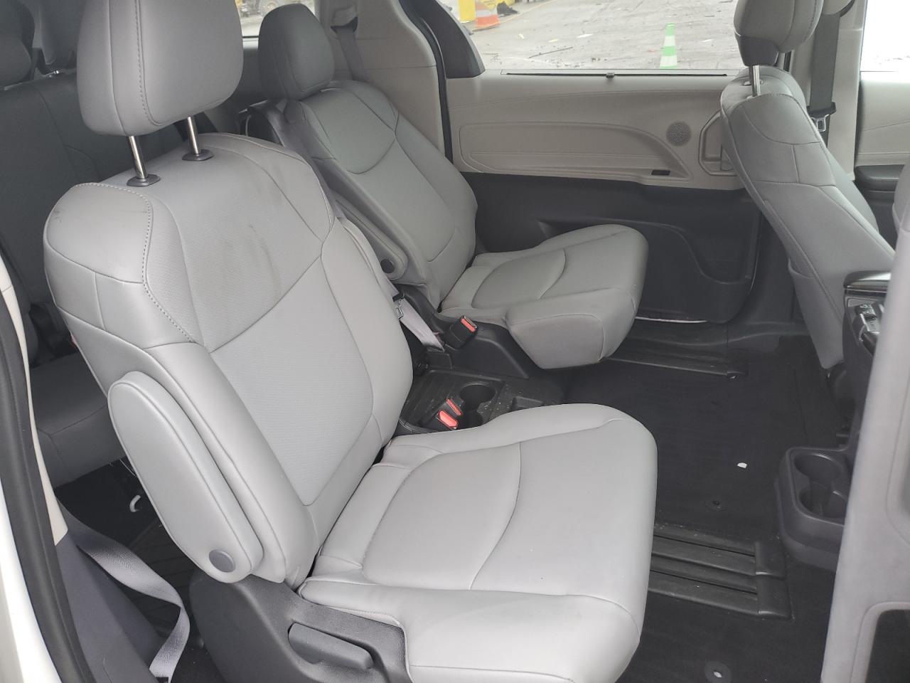 2022 TOYOTA SIENNA XLE VIN:5TDYRKEC3NS135050