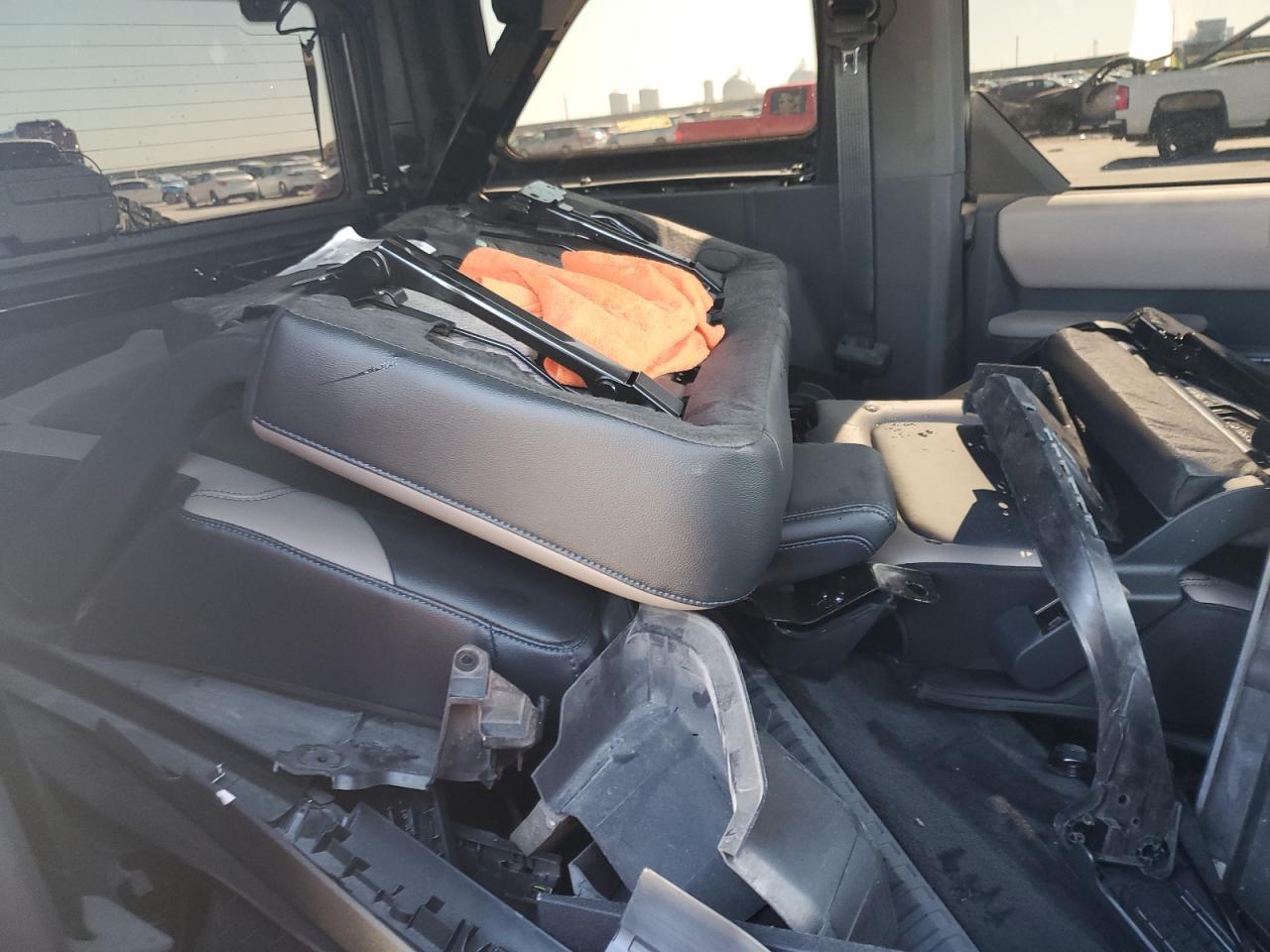 2022 FORD BRONCO BASE VIN:1FMEE5DP5NLB84218