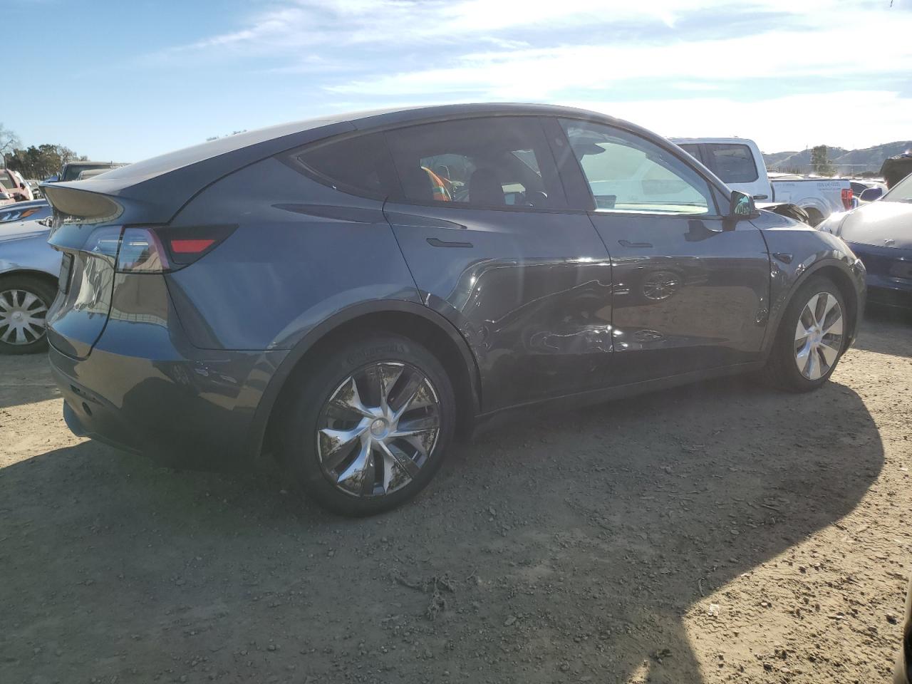 2023 TESLA MODEL Y  VIN:7SAYGDEE5PF913829