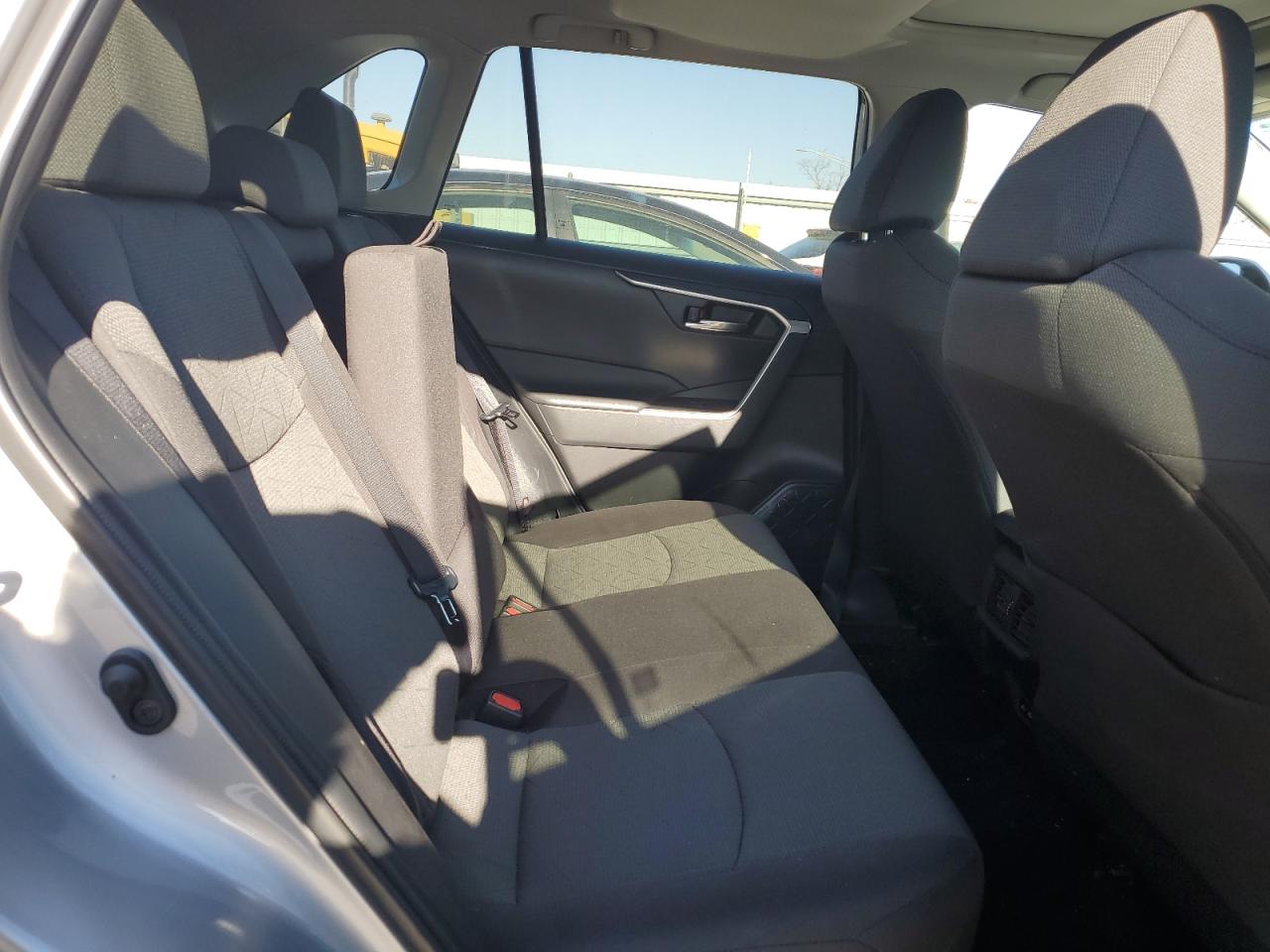 2022 TOYOTA RAV4 XLE VIN:2T3P1RFV2NW275200