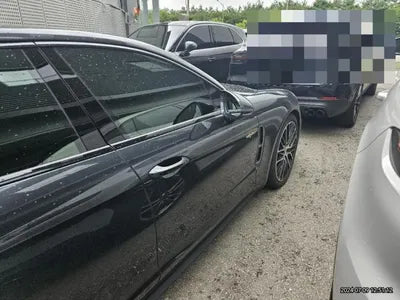 2023 Porsche Panamera VIN: