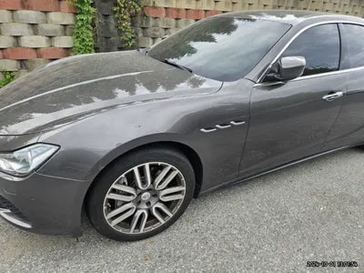 2015 maserati gibli VIN: