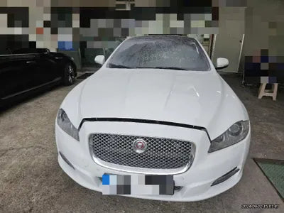 2015 Jaguar XJ VIN: