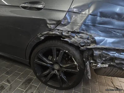 2015 Mercedes-Benz E 220 VIN: