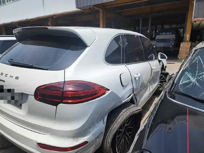 2015 Porsche Cayenne VIN: