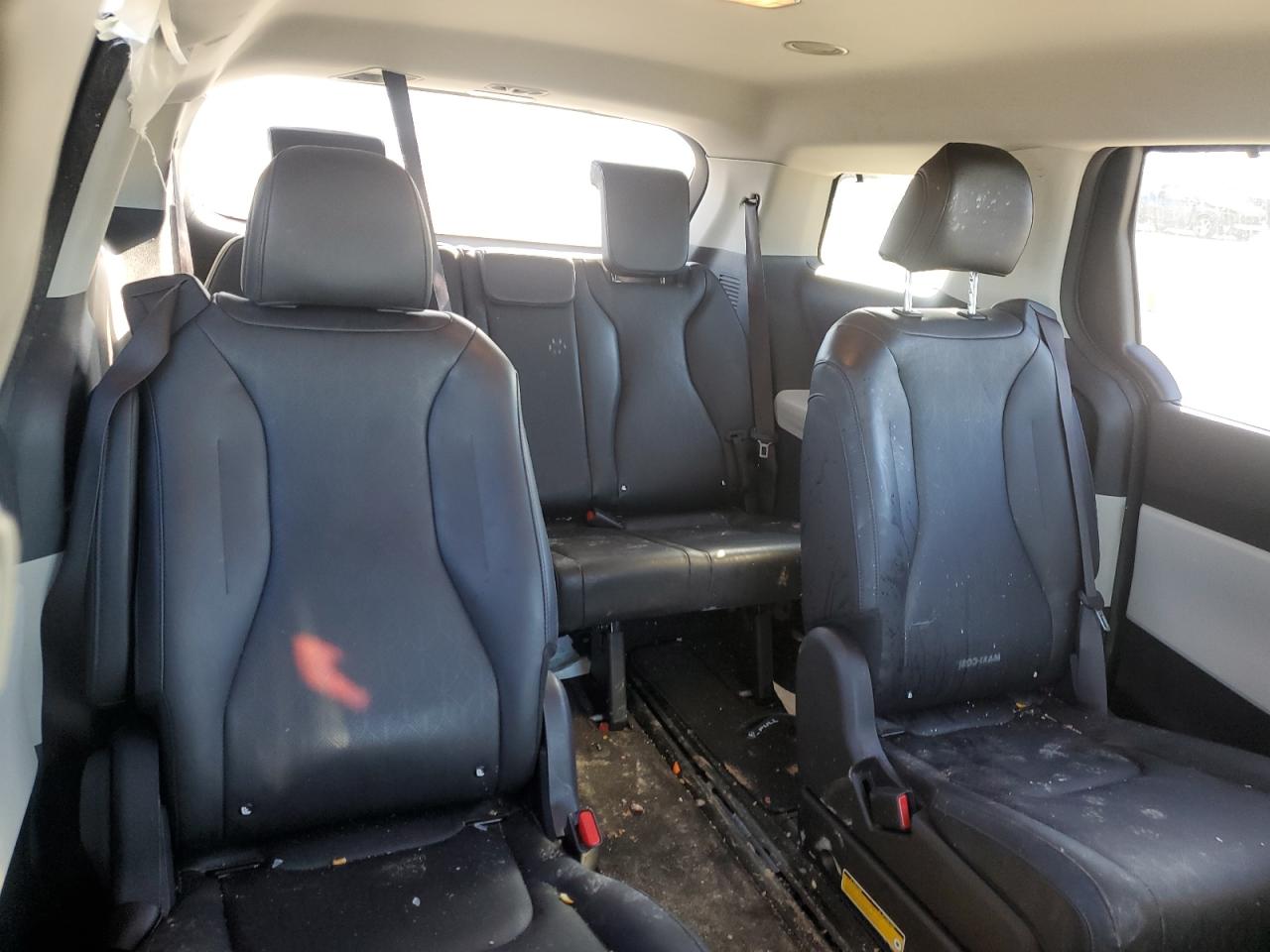 2022 KIA CARNIVAL EX VIN:KNDNC5H38N6138625