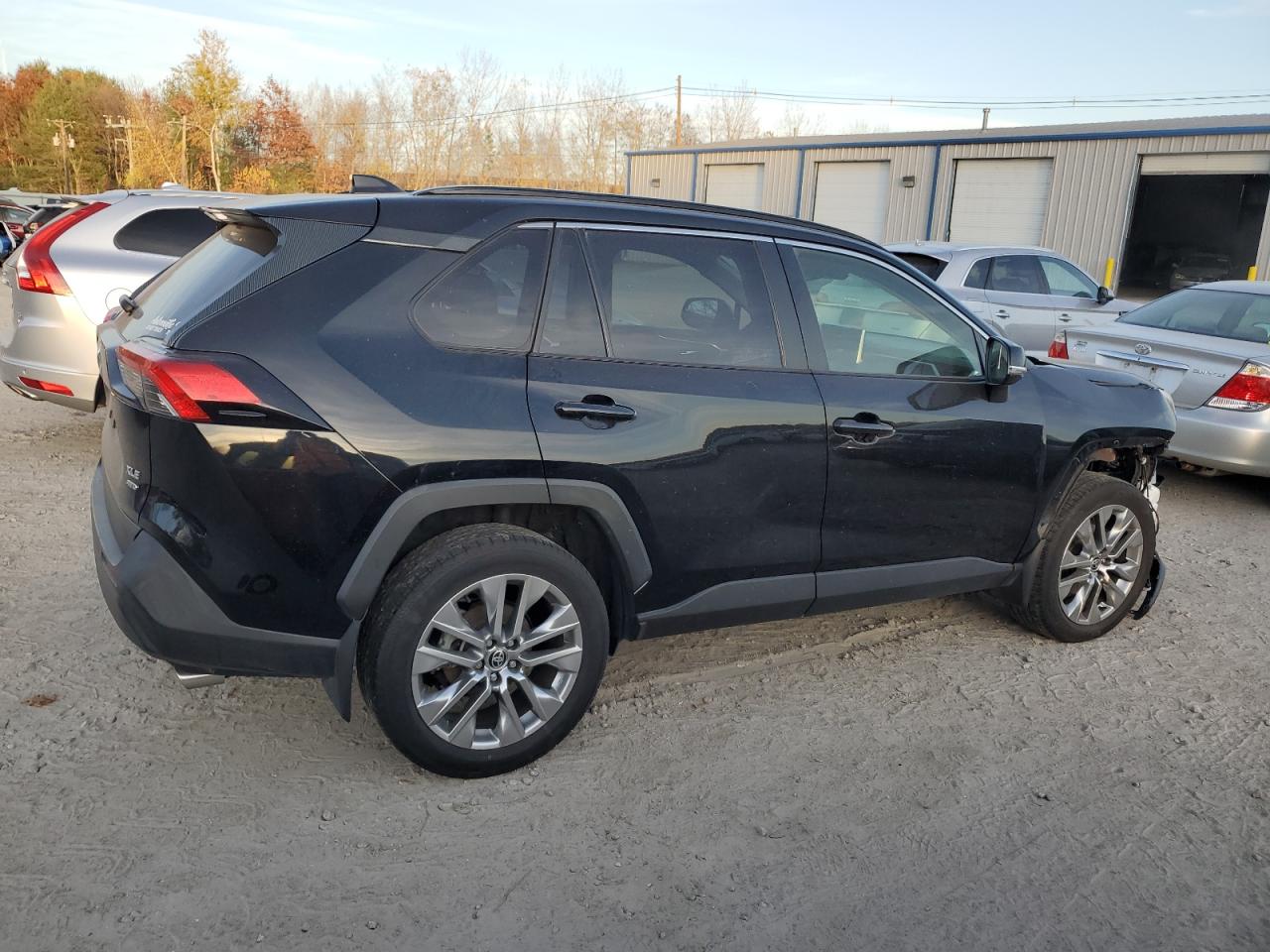 2023 TOYOTA RAV4 XLE PREMIUM VIN:JTMA1RFV3PD094466