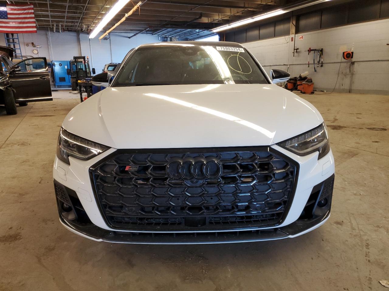 2022 AUDI S8  VIN:WAULSBF83NN008651