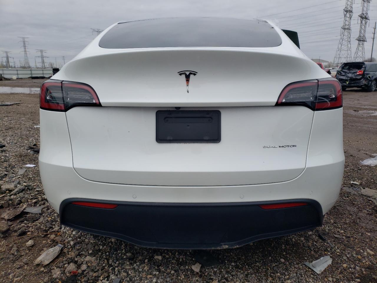 2022 TESLA MODEL Y  VIN:7SAYGAEE8NF515722