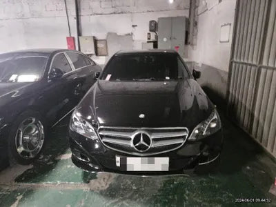 2015 Mercedes-Benz E 220 VIN: