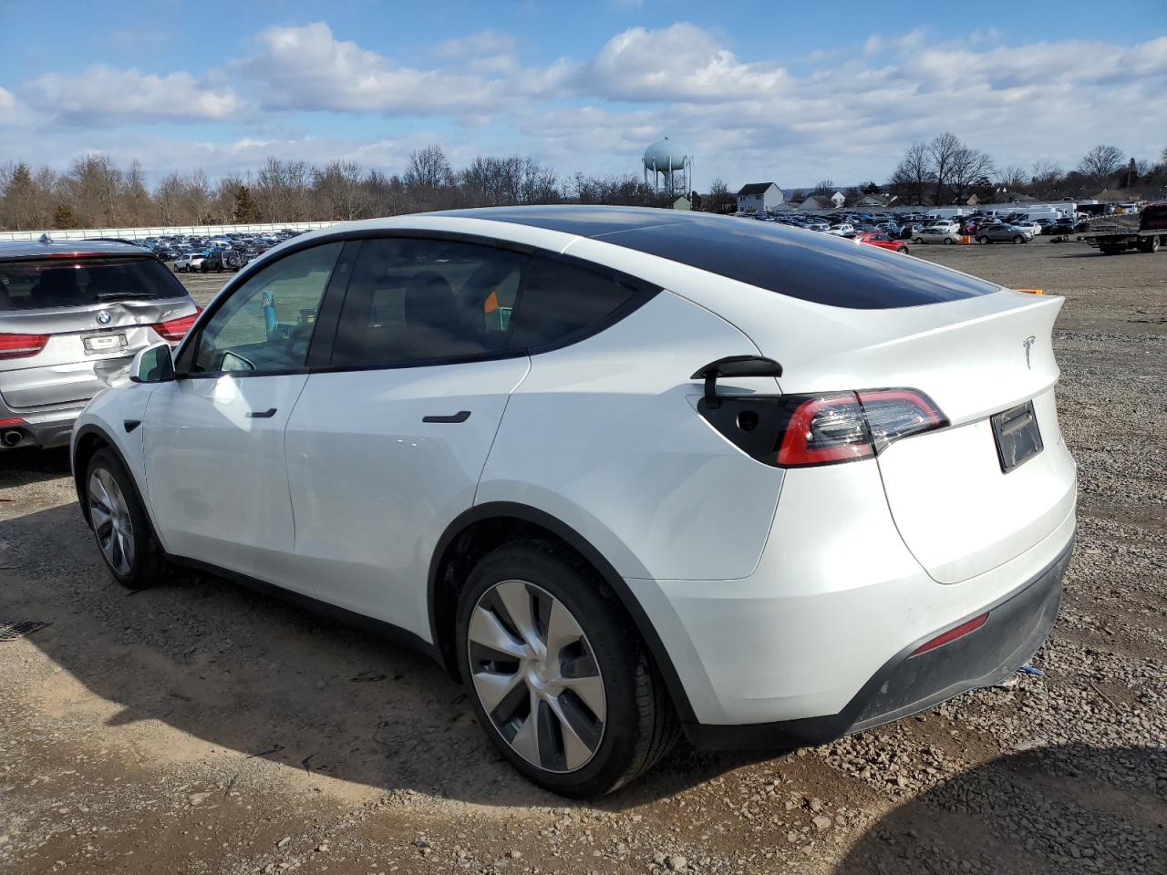 2023 TESLA MODEL Y  VIN:7SAYGDEE7PF674655
