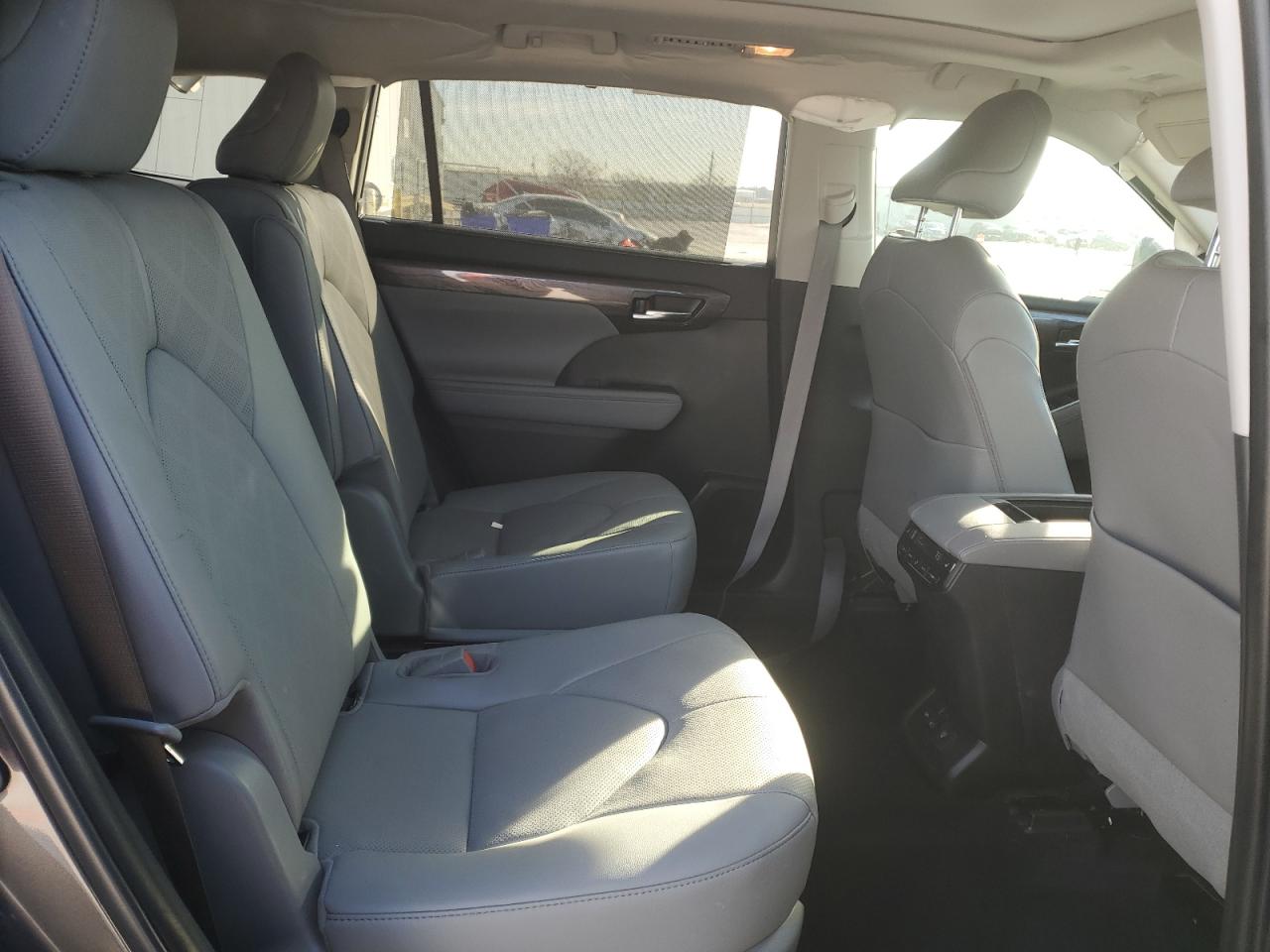 2022 TOYOTA HIGHLANDER PLATINUM VIN:5TDFZRAH4NS124236