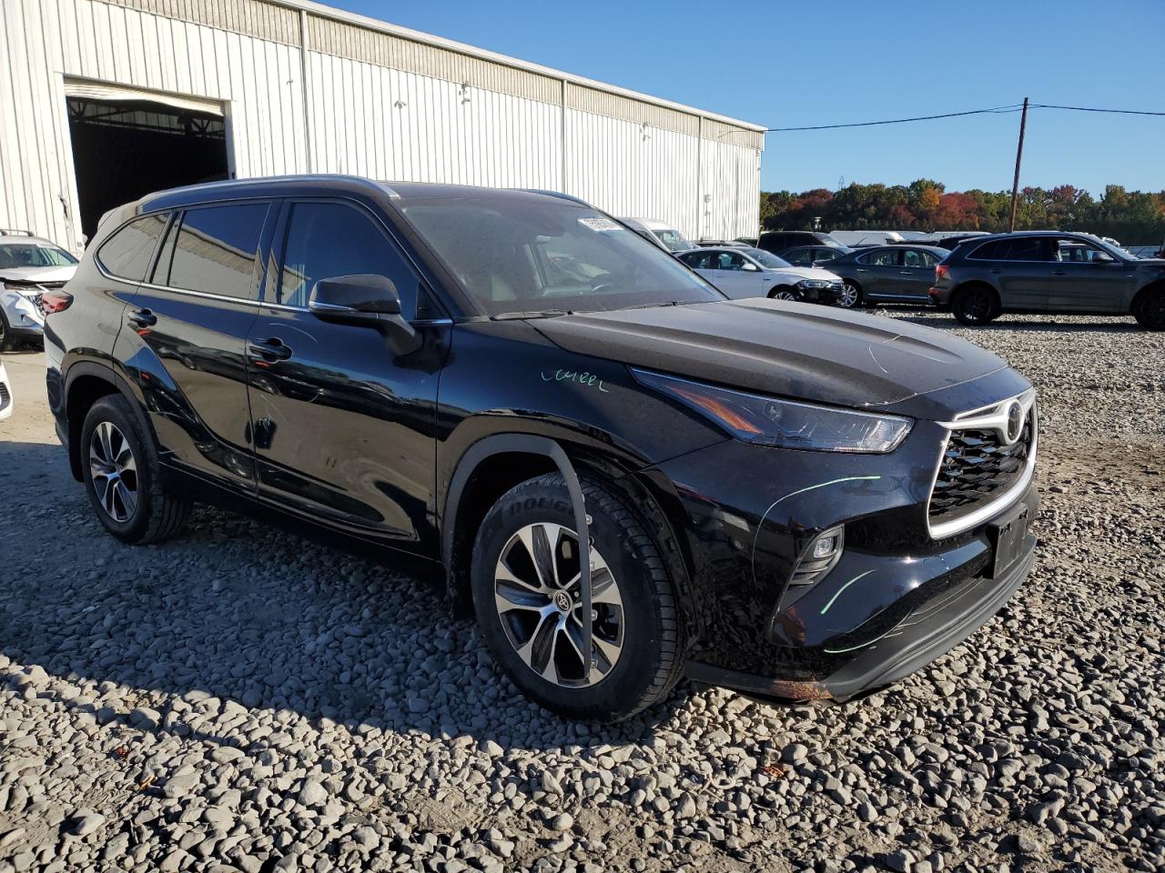 2022 TOYOTA HIGHLANDER XLE VIN:5TDHZRBH7NS565107