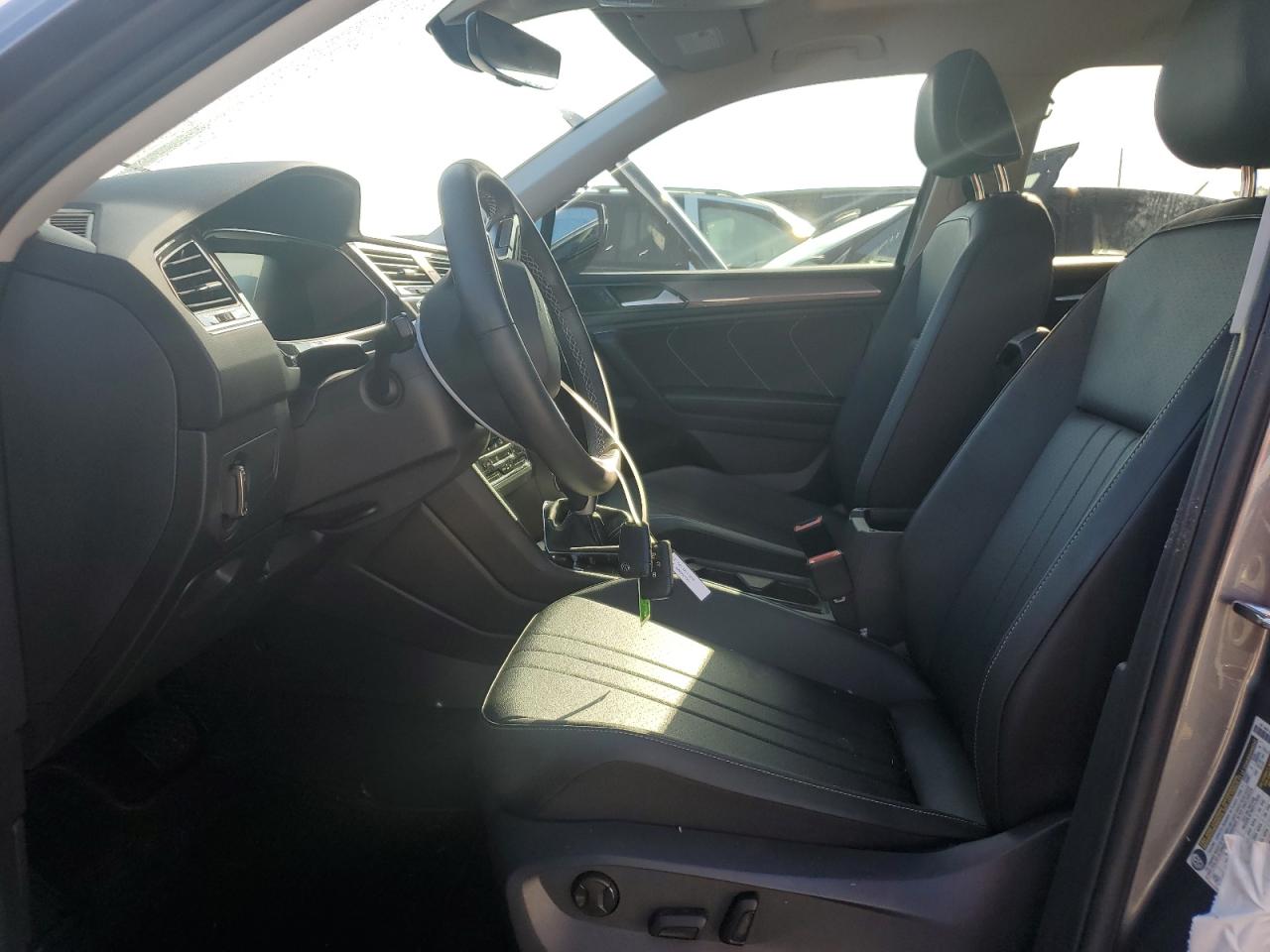 2023 VOLKSWAGEN TIGUAN SE VIN:3VVNB7AX1PM082012