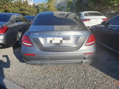 2018 Mercedes-Benz E 300 VIN: