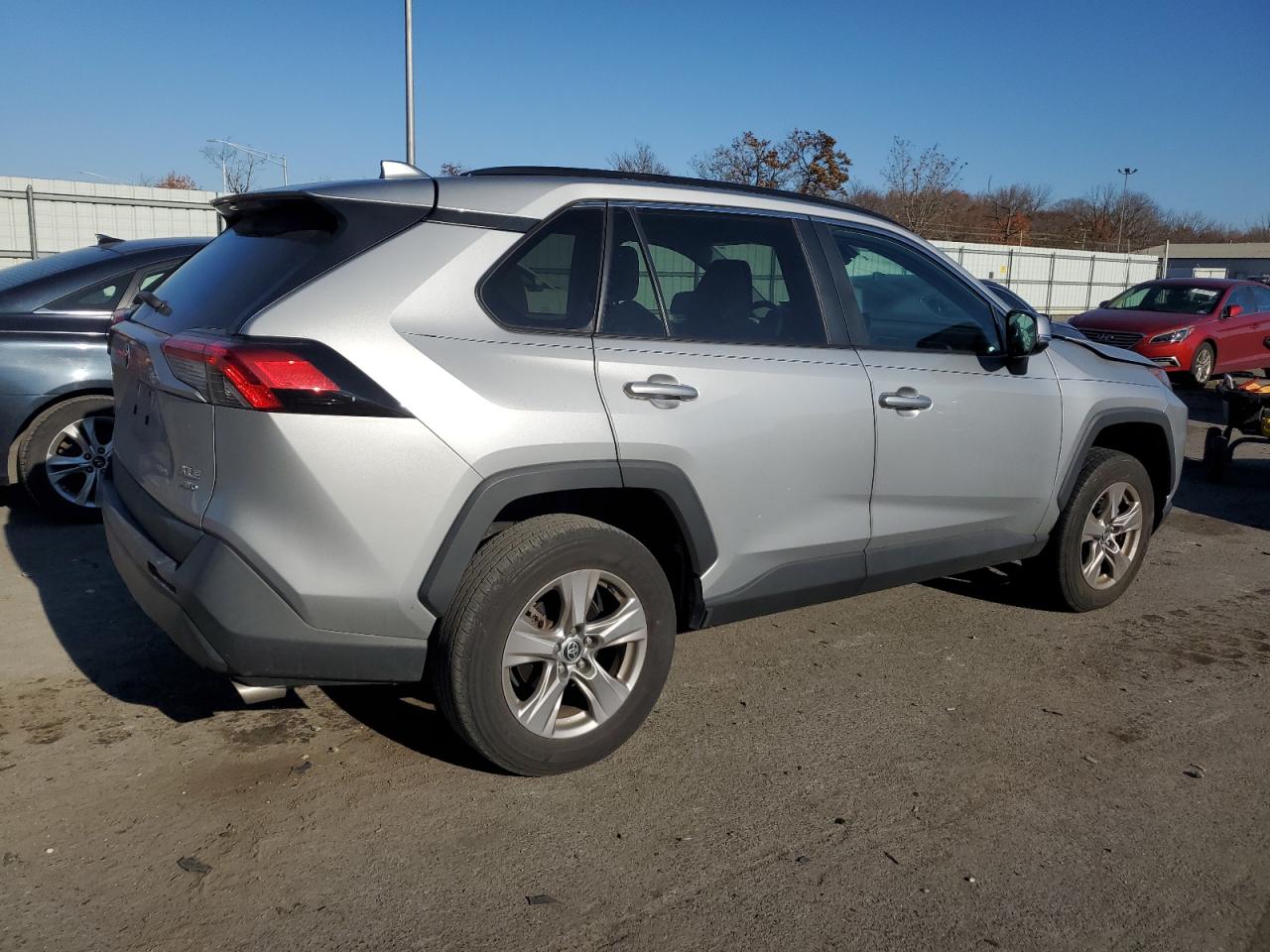2022 TOYOTA RAV4 XLE VIN:2T3P1RFV2NW275200