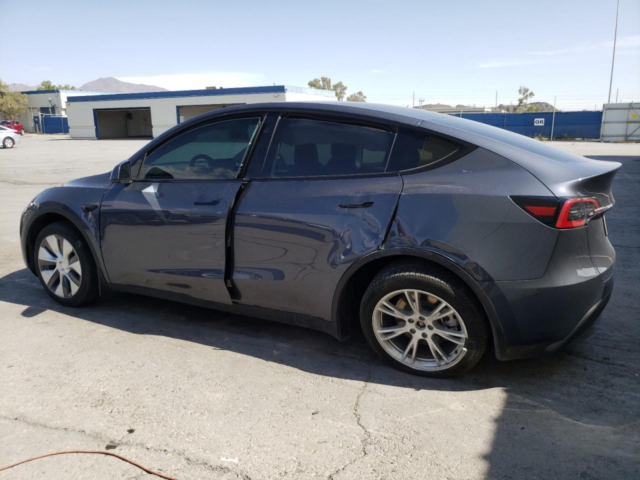 2023 TESLA MODEL Y  VIN:7SAYGDEE0PA157517