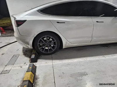 2020 Tesla Model 3 VIN: