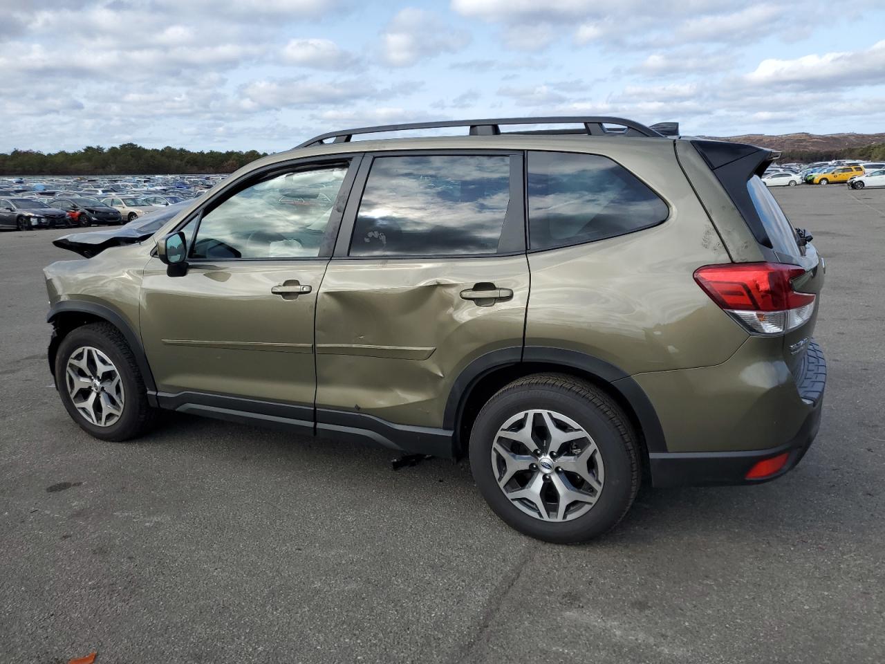 2024 SUBARU FORESTER PREMIUM VIN:JF2SKADC7RH424367