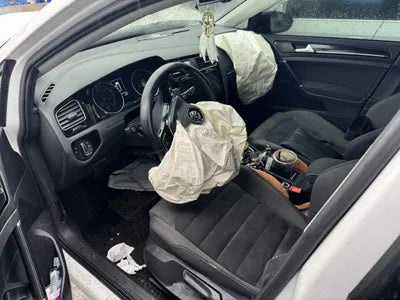 2016 Volkswagen Golf WVWZZZAUZGW096575 VIN:WVWZZZAUZGW096575