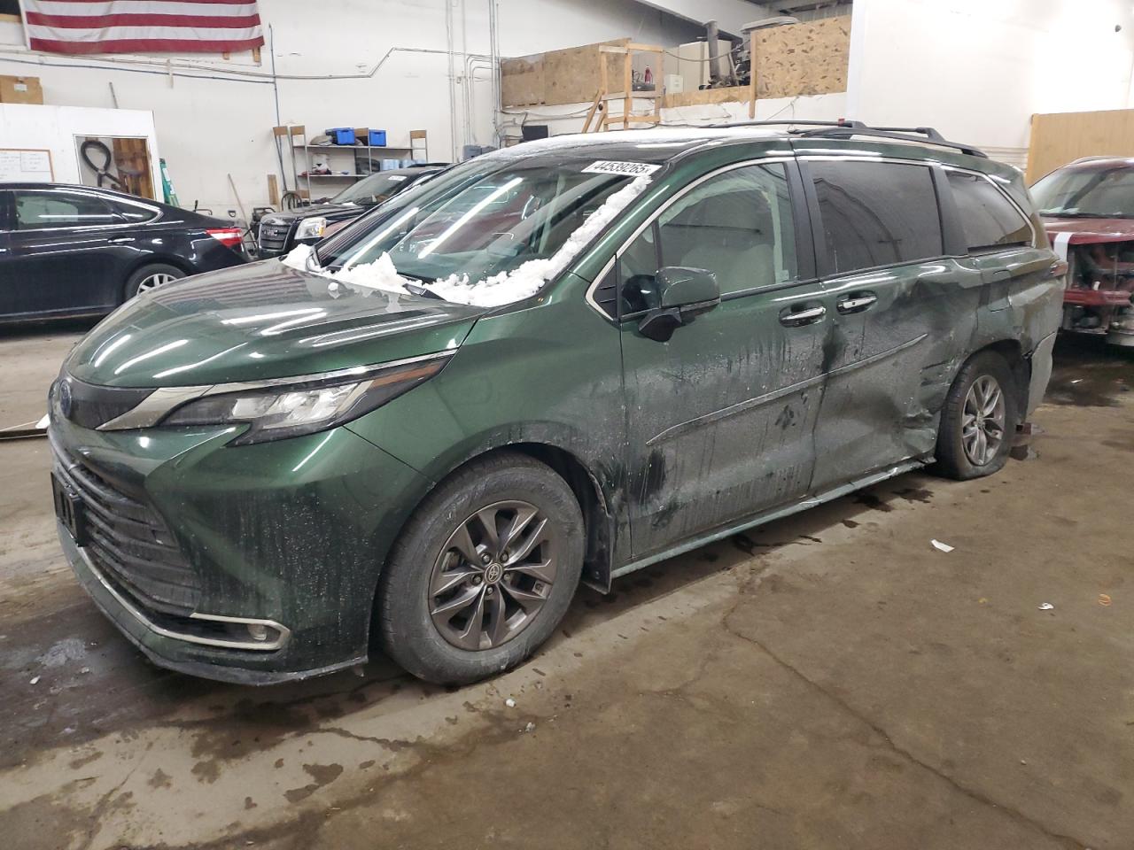2023 TOYOTA SIENNA XLE VIN:5TDYRKEC9PS137744
