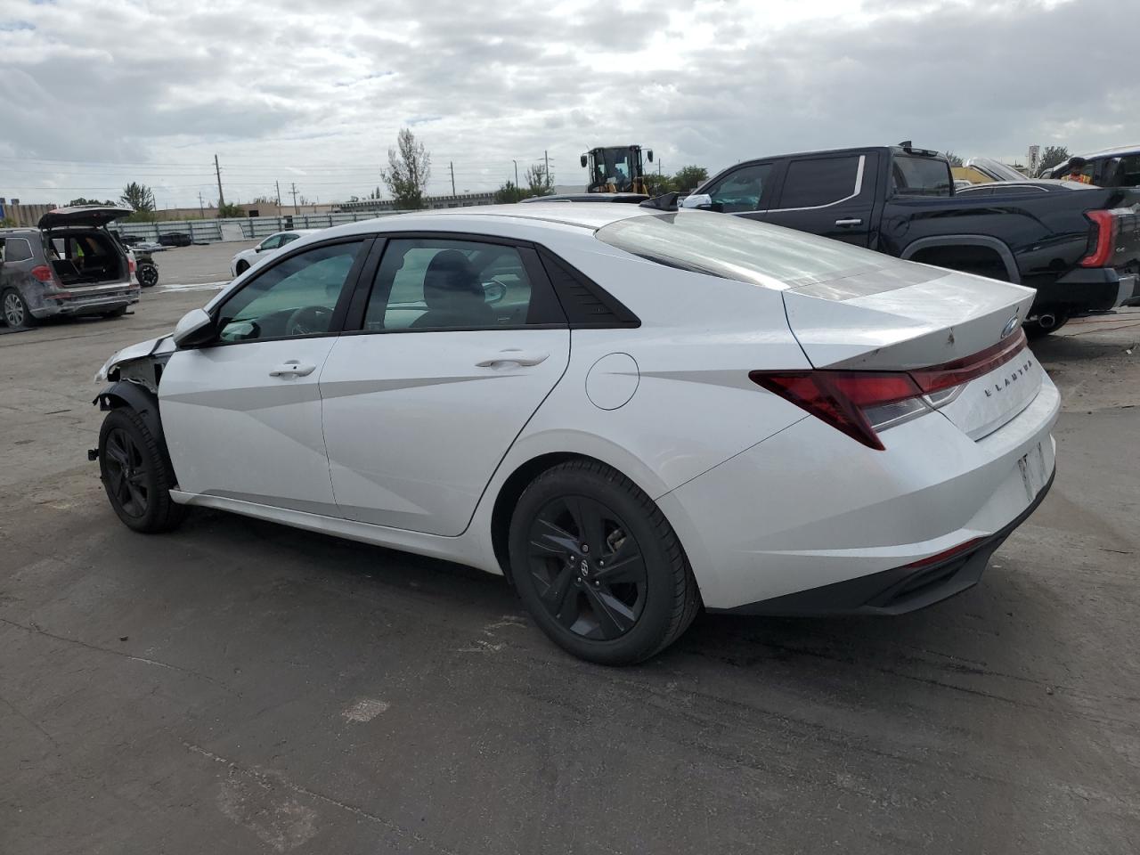 2022 HYUNDAI ELANTRA SEL VIN:5NPLM4AG7NH073686