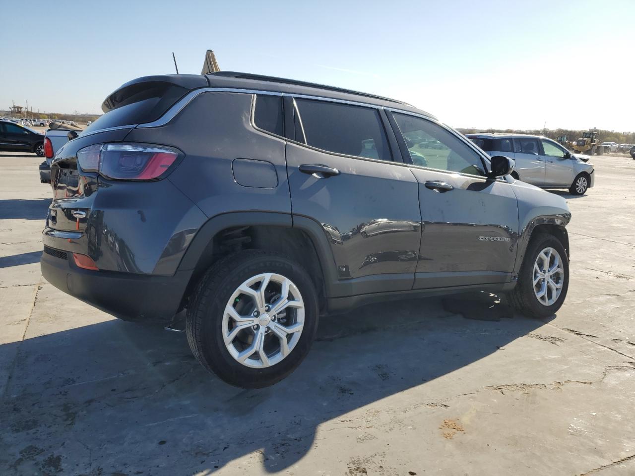 2024 JEEP COMPASS LATITUDE VIN:3C4NJDBN9RT119751