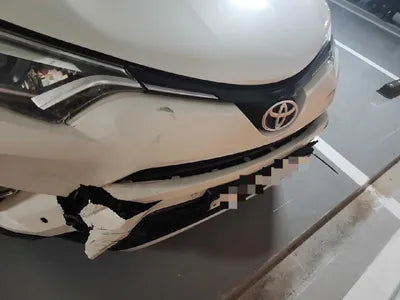 2018 Toyota RAV4 VIN: