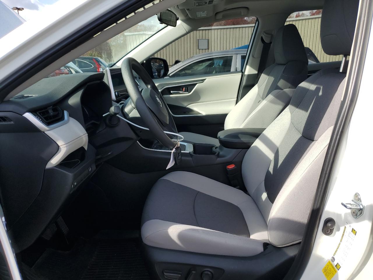 2024 TOYOTA RAV4 XLE VIN:2T3P1RFVXRC418949