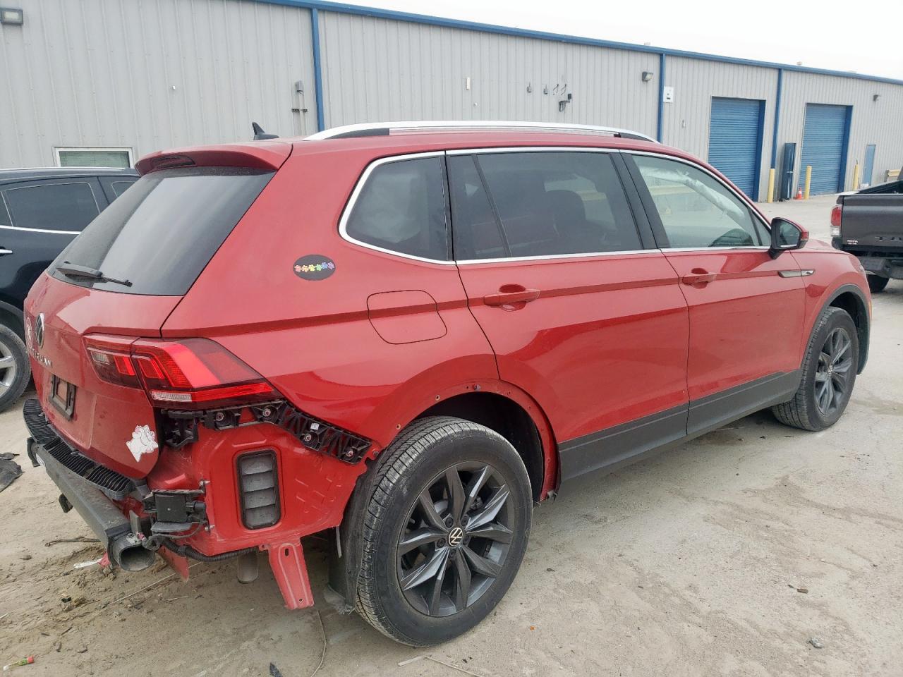 2023 VOLKSWAGEN TIGUAN SE VIN:3VV3B7AX0PM126251
