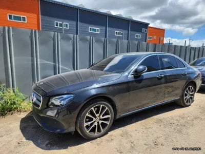 2017 Mercedes-Benz E 220 VIN: