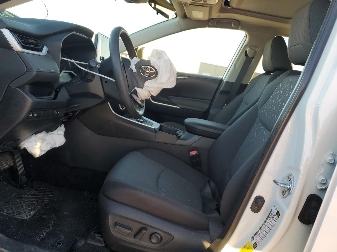 2024 TOYOTA RAV4 XLE VIN:2T3RWRFV8RW208441