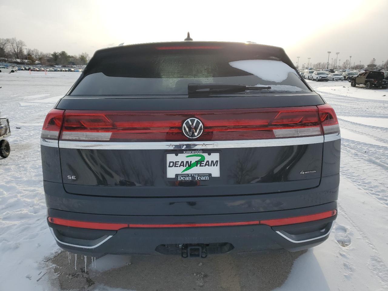 2024 VOLKSWAGEN ATLAS CROSS SPORT SE VIN:1V2HE2CA1RC243797