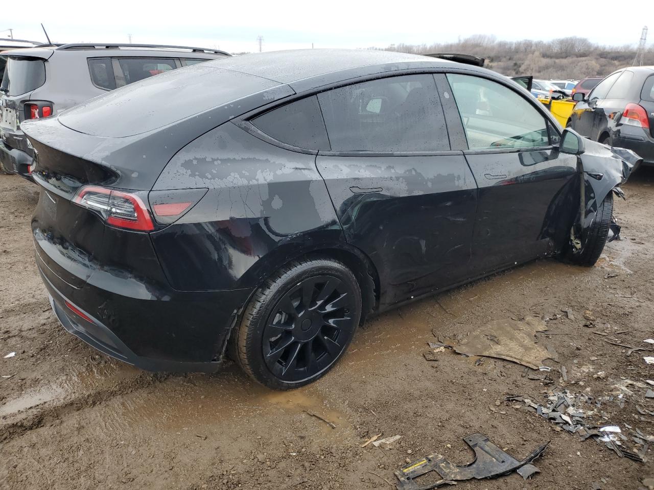2024 TESLA MODEL Y  VIN:7SAYGDED2RF006210