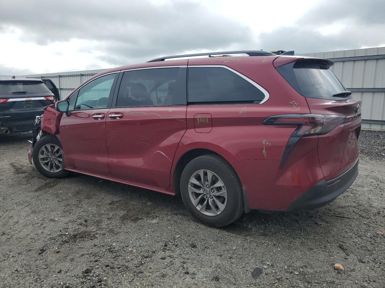 2023 TOYOTA SIENNA XLE VIN:5TDJRKEC6PS160755