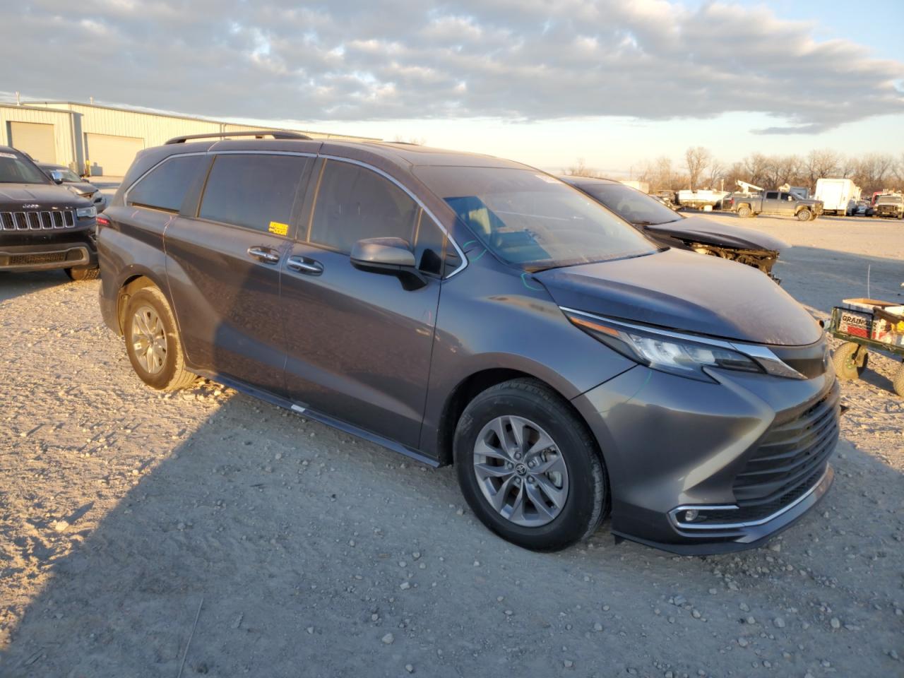 2023 TOYOTA SIENNA XLE VIN:5TDJRKEC2PS162566