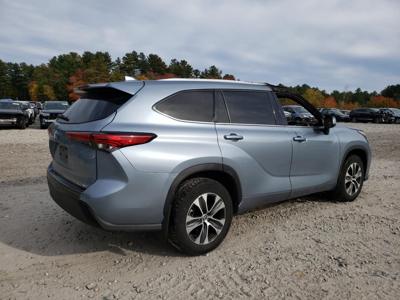 2022 TOYOTA HIGHLANDER XLE VIN:5TDGZRBH2NS244586