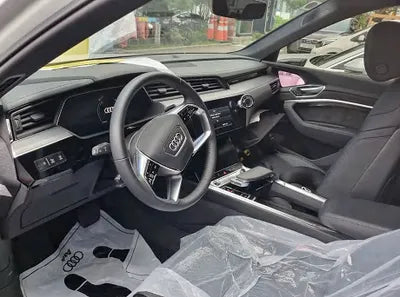 2021 Audi e-tron WAUZZZGE2MB043832 VIN:WAUZZZGE2MB043832