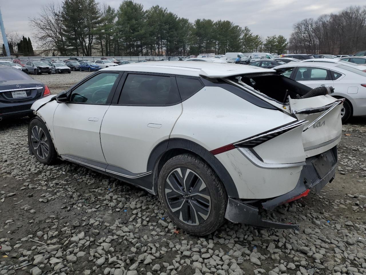 2022 KIA EV6 LIGHT VIN:KNDC34LB6N5043275