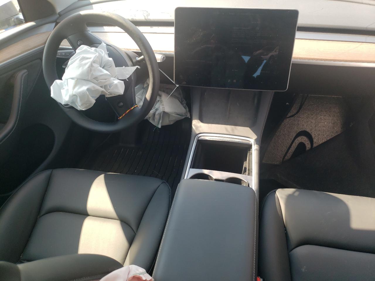2024 TESLA MODEL Y  VIN:7SAYGDEE0RA279295