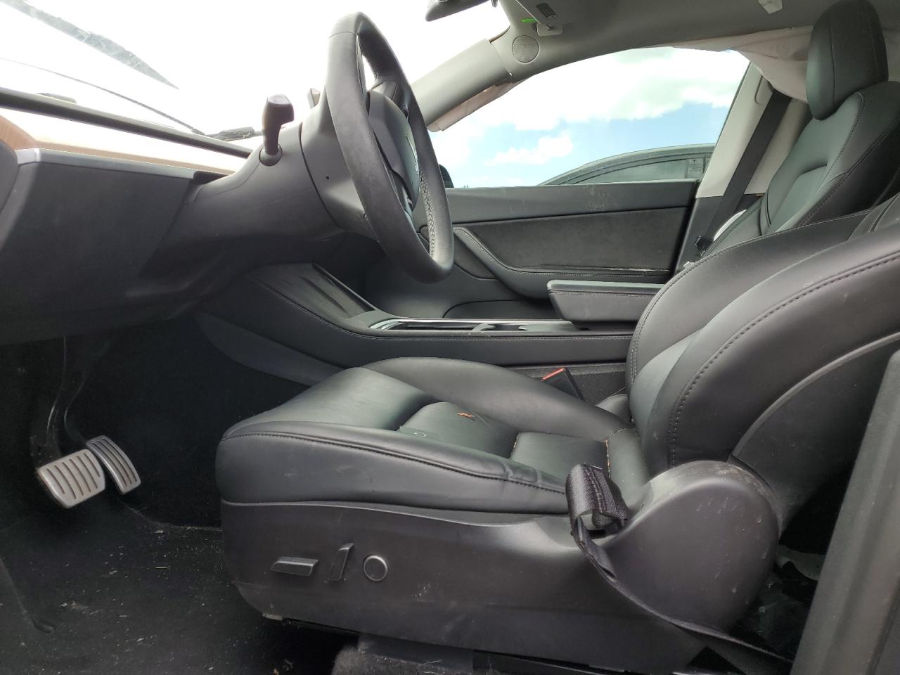 2022 TESLA MODEL Y  VIN:7SAYGDEF0NF452111